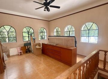 Casa · 442m² · 4 Recámaras · 3 Estacionamientos · Casa en Venta en Jardín de Tequis