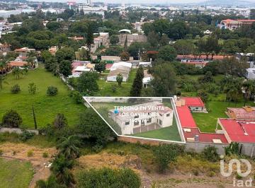 Terreno / Lote · 550m² · 1 Recámara · Terreno con Construcción Para Remodelar en Venta en Los Gavilanes, Tlajomulco