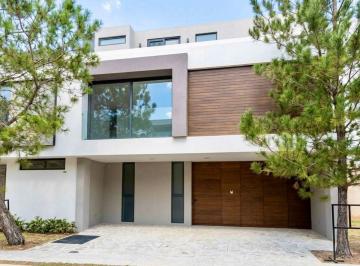 Casa de 3 habitaciones, Zapopan · Casa en Venta en Solares Privanza Habitat