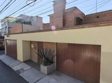 Casa de 4 habitaciones, Tlalpan · Casa con 4 Recámaras en Venta en Pedregal de Santa Úrsula Xitla