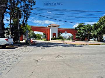 Casa en condominio de 2 habitaciones, San Pedro Tlaquepaque · Casa en Venta en Villa Fontana.