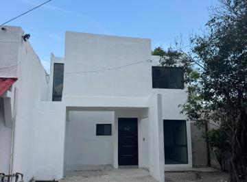 Casa · 117m² · 3 Recámaras · 1 Estacionamiento · Casa en Venta Industrial Monterrey Remodelada