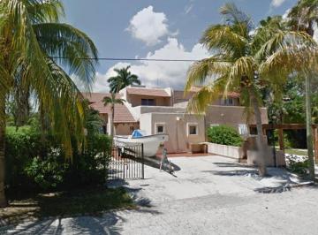 Casa de 5 habitaciones, Solidaridad · Hermosa Casa en Venta!