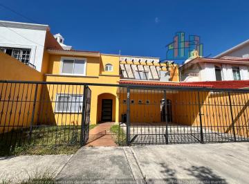 Fachada · Casa en Venta Sm 17 4 Rec con Jardin.
