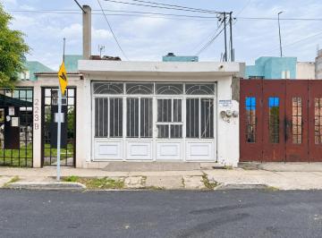 Casa · 110m² · 2 Recámaras · Casa con Local Comercial en Renta en San Juan del Rio, Queretaro