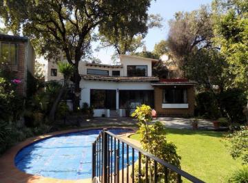 Casa · 351m² · 3 Recámaras · 5 Estacionamientos · Casa en Venta en Ocotepec
