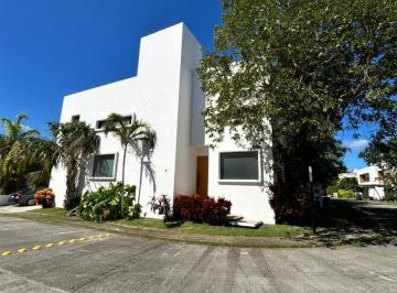 Casa · 350m² · 3 Recámaras · 2 Estacionamientos · Casa en Venta Selvamar Playa del Carmen