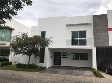 Casa en condominio de 3 habitaciones, Zapopan · Casa en Renta en Solares Coto 1