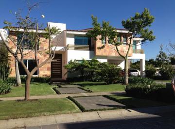Casa de 3 habitaciones, Zapopan · Espectacular Residencia en Valle Real