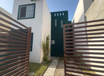 Casa · 84m² · 3 Recámaras · 1 Estacionamiento · Casa en Fraccionamiento Punta Laguna