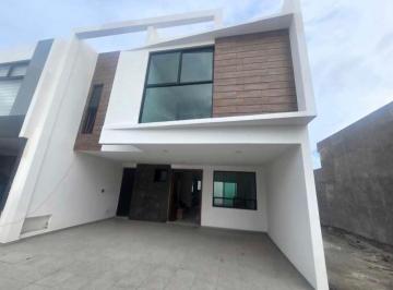 Casa · 224m² · 3 Recámaras · 2 Estacionamientos · Casa en Venta en La Vid Residencial, Cuautlancingo.