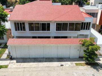 Casa de 3 habitaciones, Zapopan · Vive Donde El Sur de Zapopan Se Siente Hogar: Residencia en Bugambilias 1ª Sección