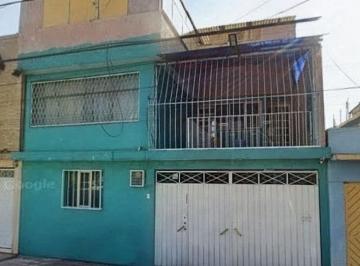 7abe34c331f3fb697b4759be75839c0e148697b67479b956f9824a0fa5bb320a · Casa en Venta en Ciudad Azteca, Ecatepec con Dos Departamentos y Local Comercial
