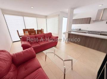 Casa de 2 habitaciones, El Marqués · Casa Amueblada en Renta en Zákia con Patio y Alberca Ml830