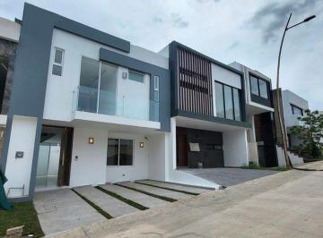 f898fab8485d3db1a9629a679606dfd3481d06c963f6b77e904b514ce0b93415 · Moderna Casa Estilo Contemporáneo en Venta en Capital Norte, Coto Galarza