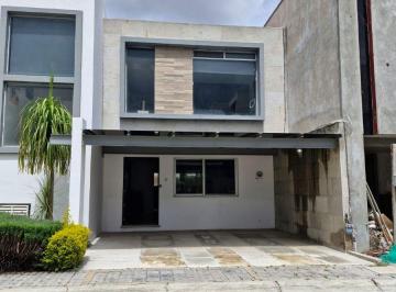 Casa en condominio de 3 habitaciones, San Andrés Cholula · Casa en Renta con Alberca en Cascatta