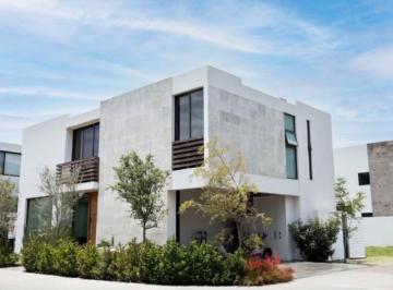 Casa de 3 habitaciones, Zapopan · Casa en Venta La Toscana