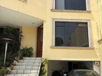 Casa · 400m² · 4 Recámaras · 3 Estacionamientos · Casa en Venta en Colinas del Bosque, Tlalpan