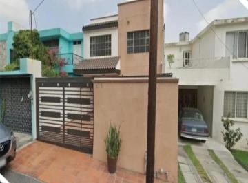 Casa de 4 habitaciones, Monterrey · Hermosa Propiedad, Ideal Para Invertir en Tu Futuro y El de Tu Familia