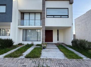 Casa de 4 habitaciones, Pachuca · Casa en Venta en Pachuca Punta Poniente con 4 Recámaras, 4.5 Baños, Frente Al Area Verde con Roof