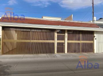Casa · 200m² · 4 Recámaras · 3 Estacionamientos · Casa en Renta en Los Bosques Para Ofiicna, Consultorios o Habitacional