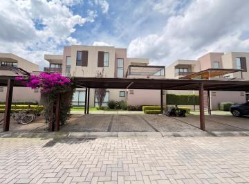 Casa en condominio · 141m² · 3 Recámaras · 3 Estacionamientos · Casa en Renta en Residencial Quinta Jacarandas, Colonia La Michoacana, Metepec, Estado de México. -