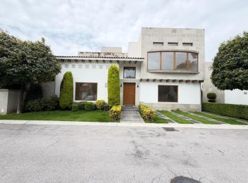 Casa en condominio · 550m² · 4 Recámaras · 1 Estacionamiento · Casa en Renta en Residencial Loma Real, Metepec, Estado de México. - (4)