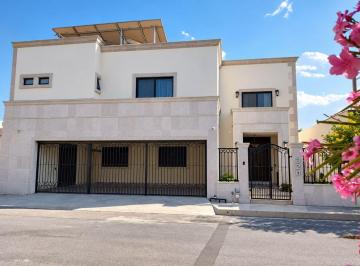 Casa de 4 habitaciones, San Nicolás de los Garza · Casa en Venta en San Nicolas Zona El Roble