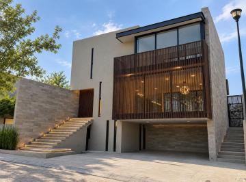Casa de 4 habitaciones, Querétaro · Renta Moderna Casa en Lomas del Campanario IV