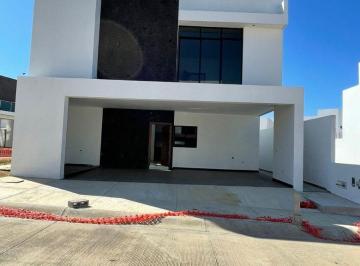 Casa de 4 habitaciones, Mazatlán · Casa en Venta en Fracc. Altabrisa