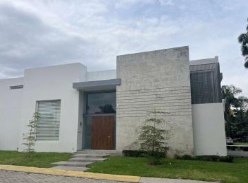 Casa de 4 habitaciones, Zapopan · Residencia en Renta Valle Real en Esquina