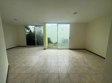 Casa de 3 habitaciones, San Andrés Cholula · Renta Casa en Zavaleta $22,000 con Jacuzzi en Privada