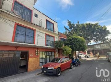 Edificio · 400m² · 8 Recámaras · Edificio en Venta con 6 Departamentos en Agricola Pantitlan, Iztacalco Cdmx