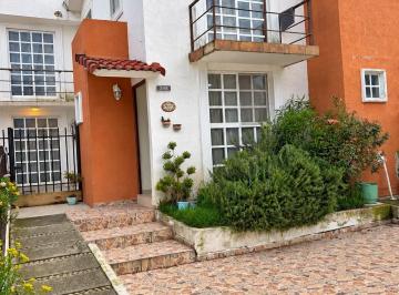 Casa de 3 habitaciones, Calimaya · Casa en Renta en Villas del Campo