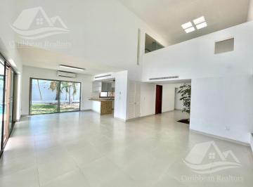 Casa · 450m² · 3 Recámaras · Casa en Venta en Cumbres