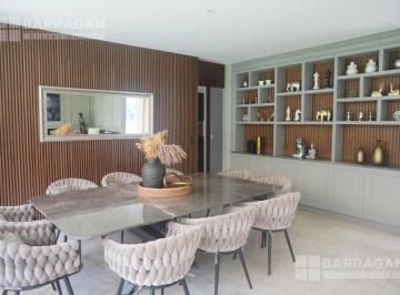 Casa · 500m² · 4 Recámaras · 3 Estacionamientos · Casa en Venta en El Campanario, Moderna