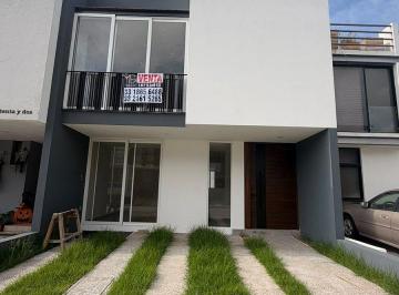 eaf89f11d20b61a43443d60873f9f4f98f9cb1bb9a574eba6b550cda2558f7ec · Casa en Venta Punto Sur I