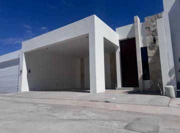 Casa · 193m² · 3 Recámaras · 2 Estacionamientos · Casa de un Piso en Plama Real, Torreon, Coah