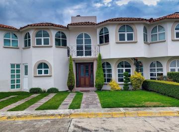 Casa · 238m² · 3 Recámaras · 3 Estacionamientos · Casa en Venta en Villas Country, Atras de Town Square Metepec