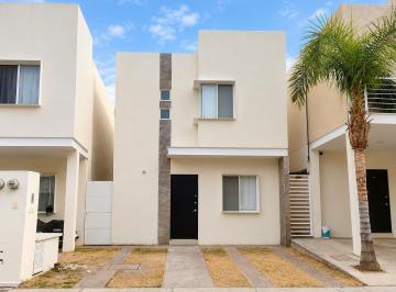 Casa · 92m² · 3 Recámaras · 2 Estacionamientos · Casa Amueblada en Renta en Punta Santa Monica Al Surponiente de La Ciudad Ge