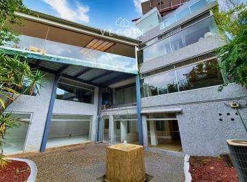 1 · Edificio en Venta, Jardines del Bosque, Guadalajara