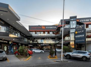 Local comercial · 213m² · 25 Estacionamientos · Local en Renta en Plaza Ubika Ciudad Granja