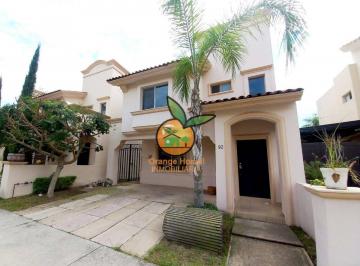 Casa en condominio de 3 habitaciones, Tlajomulco de Zúñiga · Atractiva Casa por Su Gran Terreno de 180 m². en Villa California