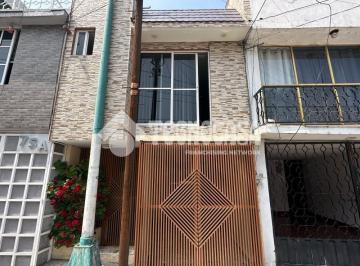Foto · Casa - Venta