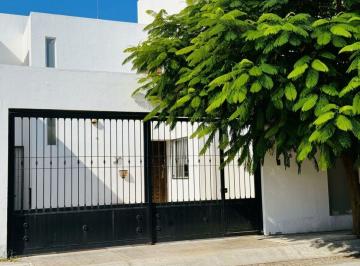Casa de 3 habitaciones, Aguascalientes · Casas en Venta en Aguascalientes Norte en Trojes de San Cristobal