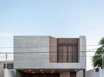 Casa de 2 habitaciones, Mérida · Casa en Venta | 2 Recámaras | Doble Altura y Piscina | 250 m²