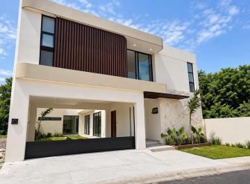 Casa · 315m² · 3 Recámaras · 2 Estacionamientos · Casa en Venta Fracc. Palmas Green, Medellín, Veracruz