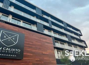 081618df2e5a0a1a613c7468efa9e3ae13d3b2f35a8f0a78d4c1656f8828c870 · Departamento en Renta San Calixto La Vista