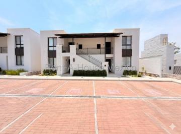 Departamento · 77m² · 2 Recámaras · 1 Estacionamiento · Departamento de 82.67 m² con Jardín Privado en El Refugio Rah1429
