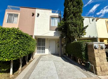 Casa de 2 habitaciones, Zapopan · Casa en Renta en Misión del Valle
